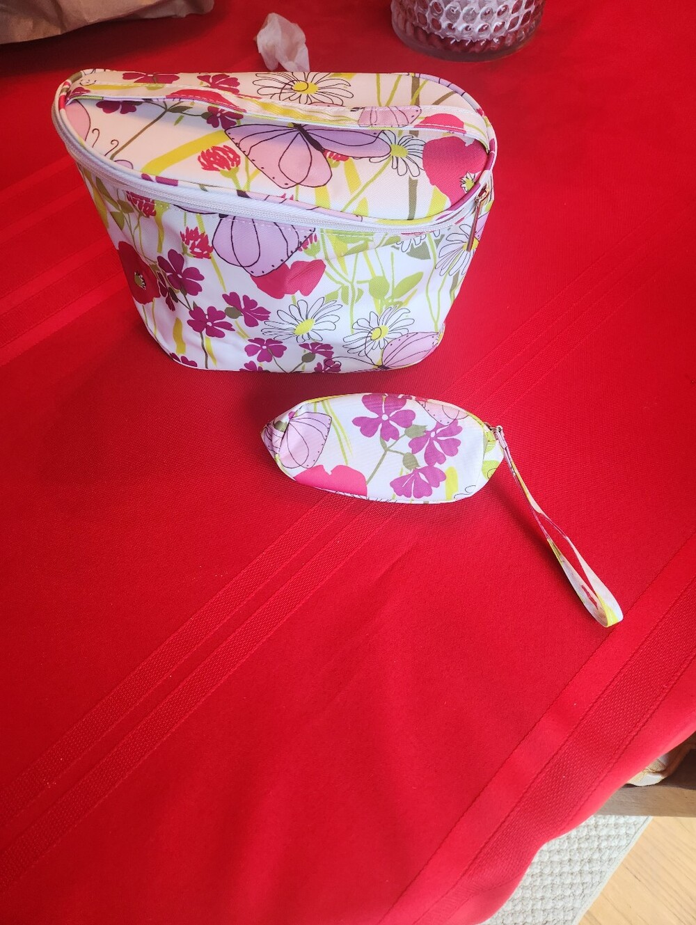 Clinique Floral White Pink Green Cosmetic Bag Set